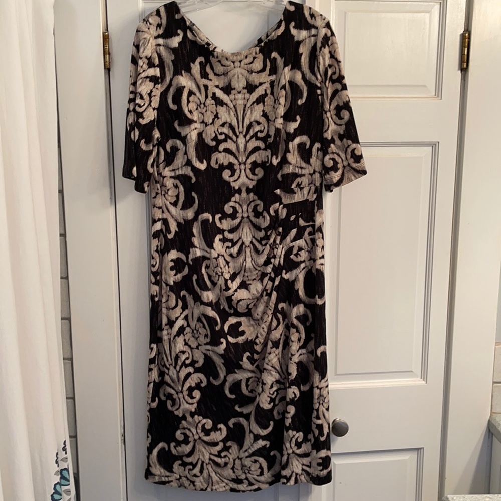 Short sleeve dress